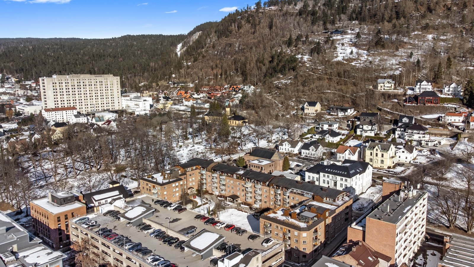Kort vei også til marka og til turområder langs elven. Galleribilde