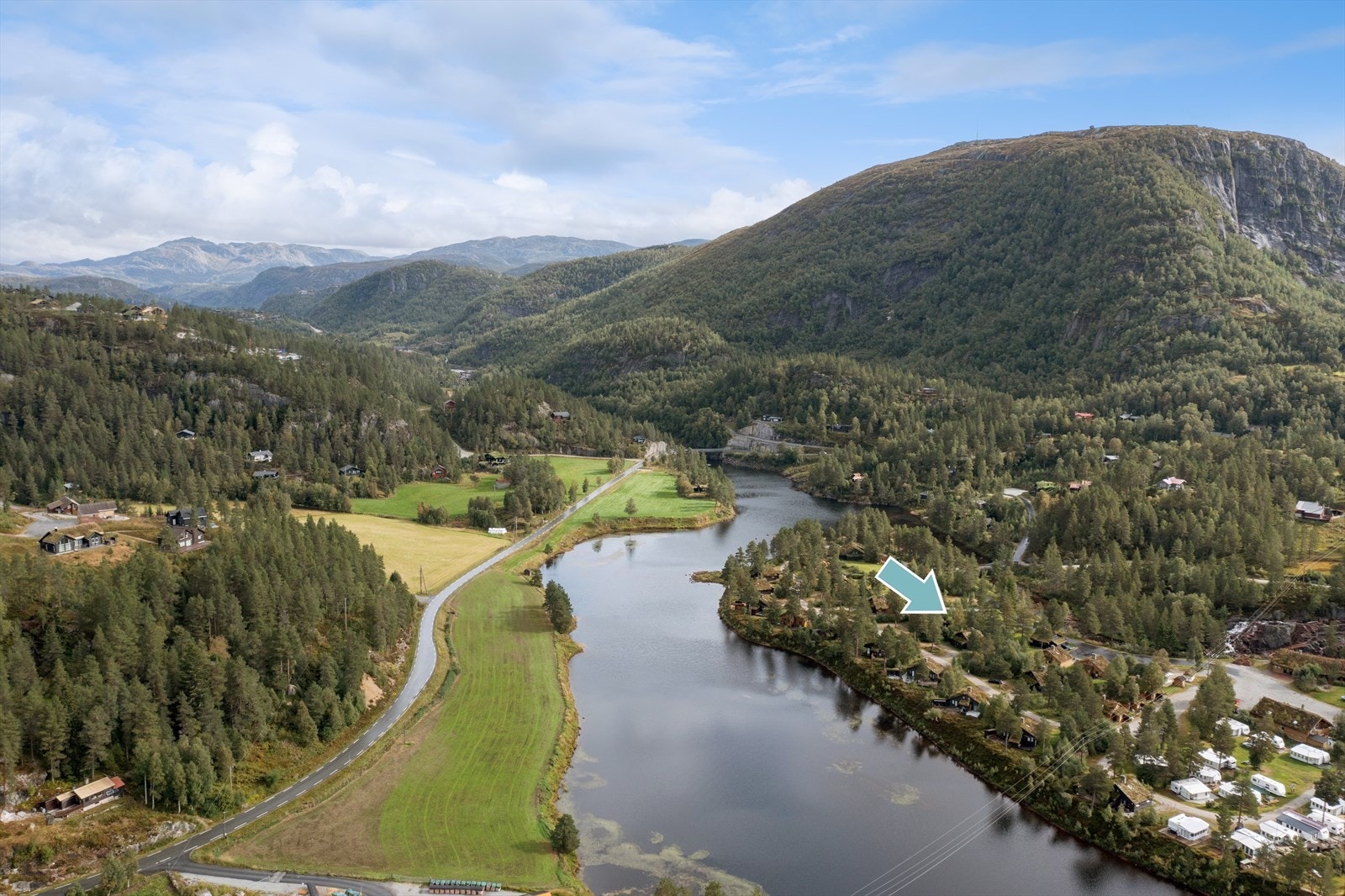 Geir Inge Skåra v/DNB Eiendom har gleden av å ønske velkommen til Sageneset 90! Galleribilde