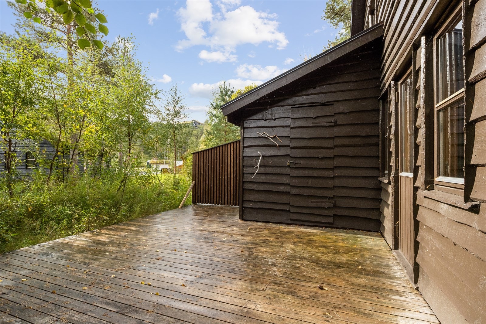 Herfra er det også adkomst til utvendig lagringsbod på ca. 2 kvm. Galleribilde