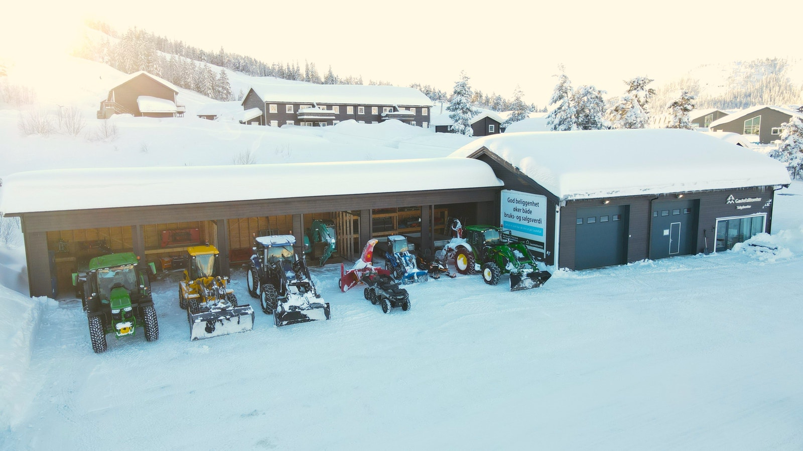 Gautefalltomter har salgskontor ved inngangen til feltene. I tillegg har vi en moderne maskinpark og dyktige ansatte som holder veier m.m. i topp stand hele året. Galleribilde