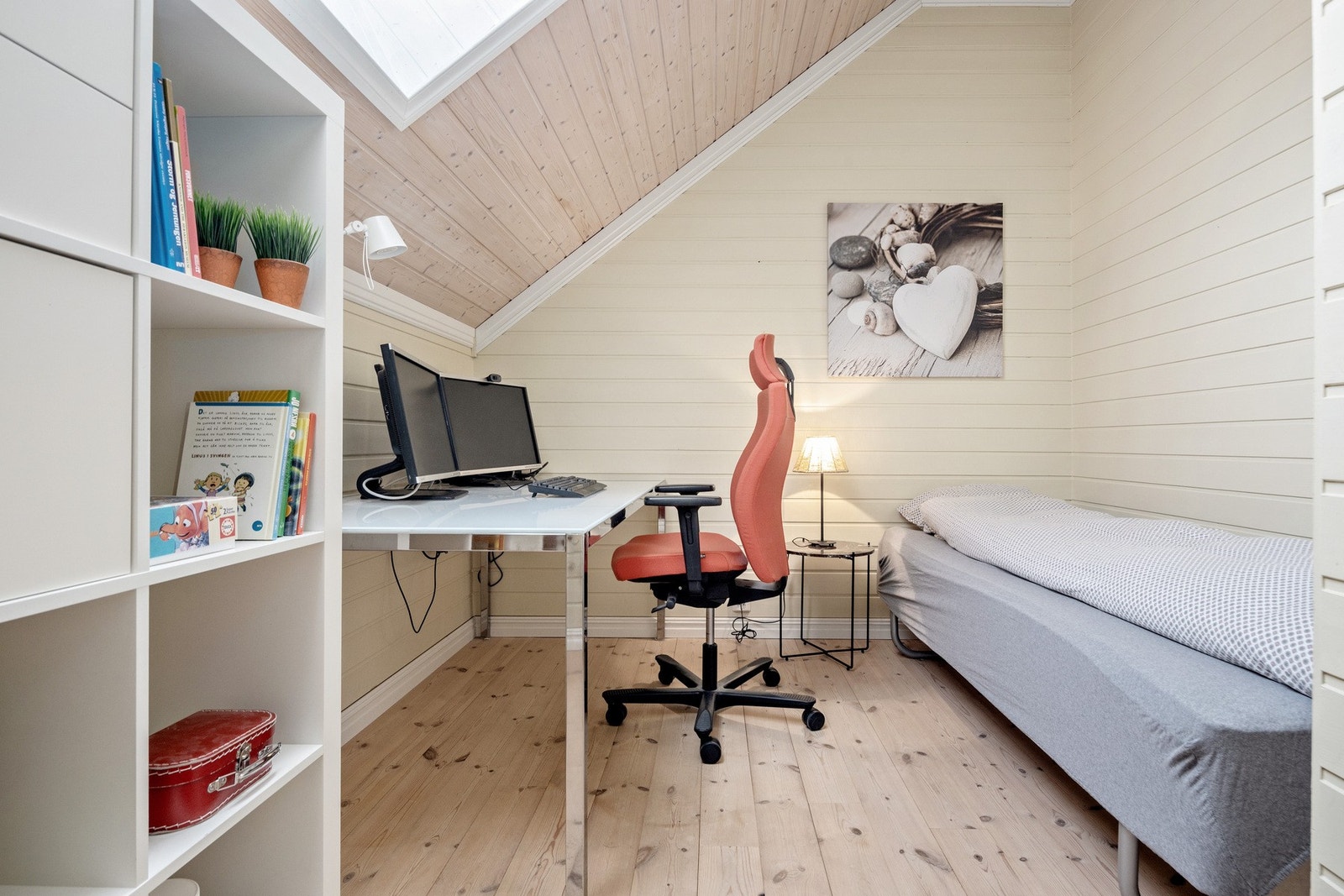 Soverom i dag brukt som kontor Galleribilde