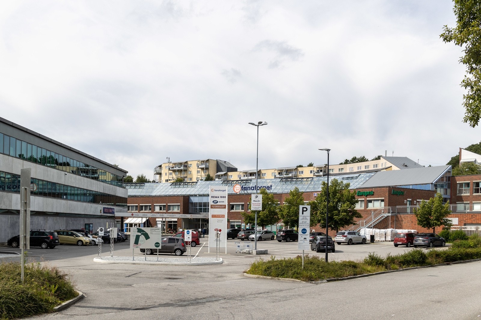 Kort gåavstand til Fanatorget med de fleste butikker man trenger i det daglige. Galleribilde