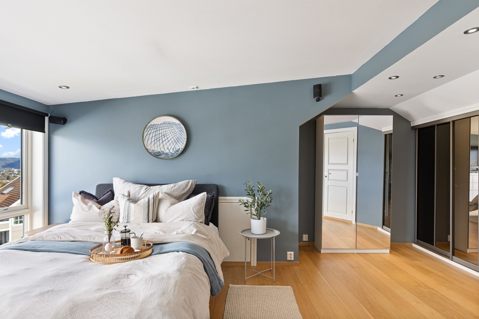 Det er også et uinnredet bad på loftet. (ikke godkjent) Galleribilde