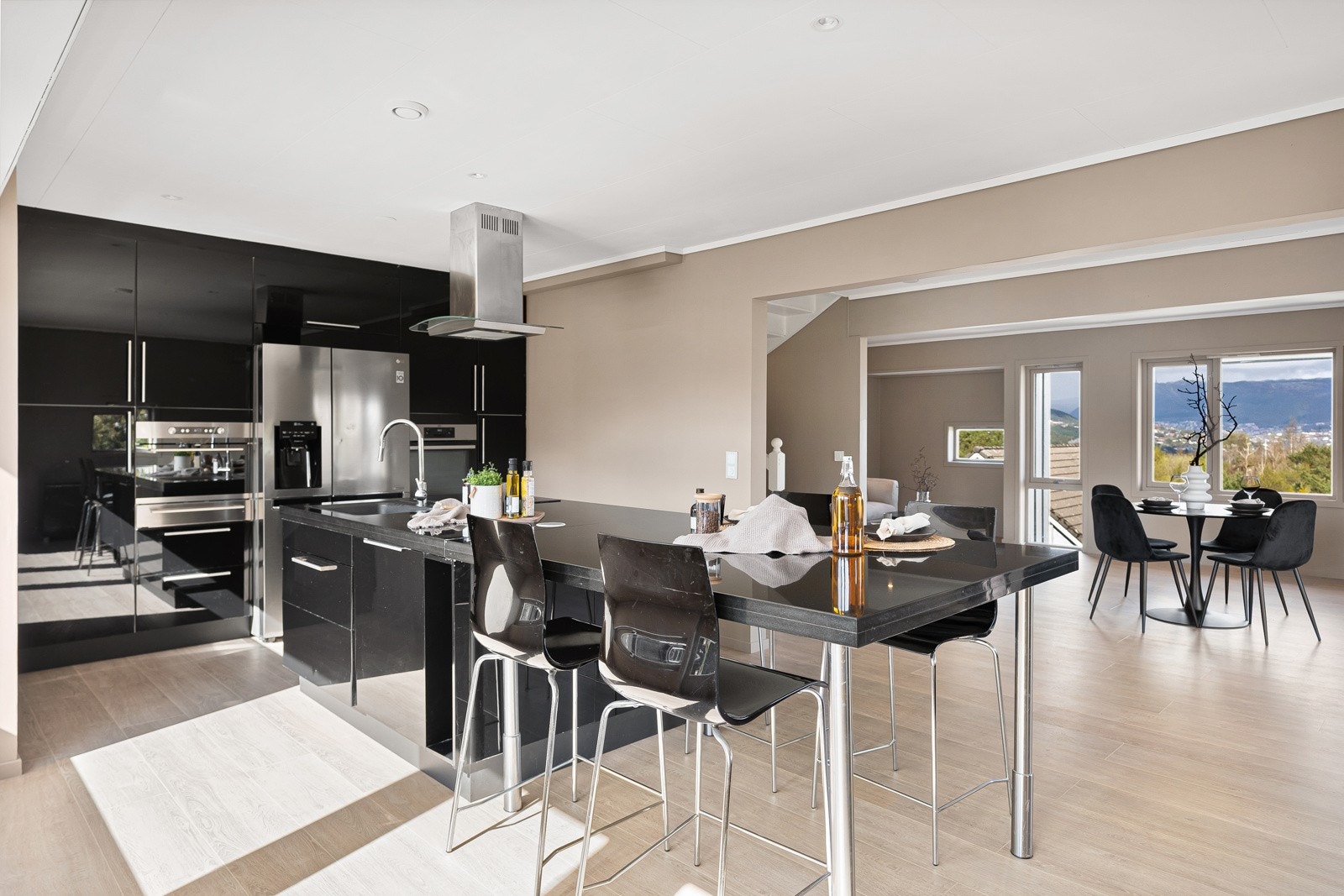 Åpen stue og kjøkkenløsning på romslige 63,5 kvm. Galleribilde