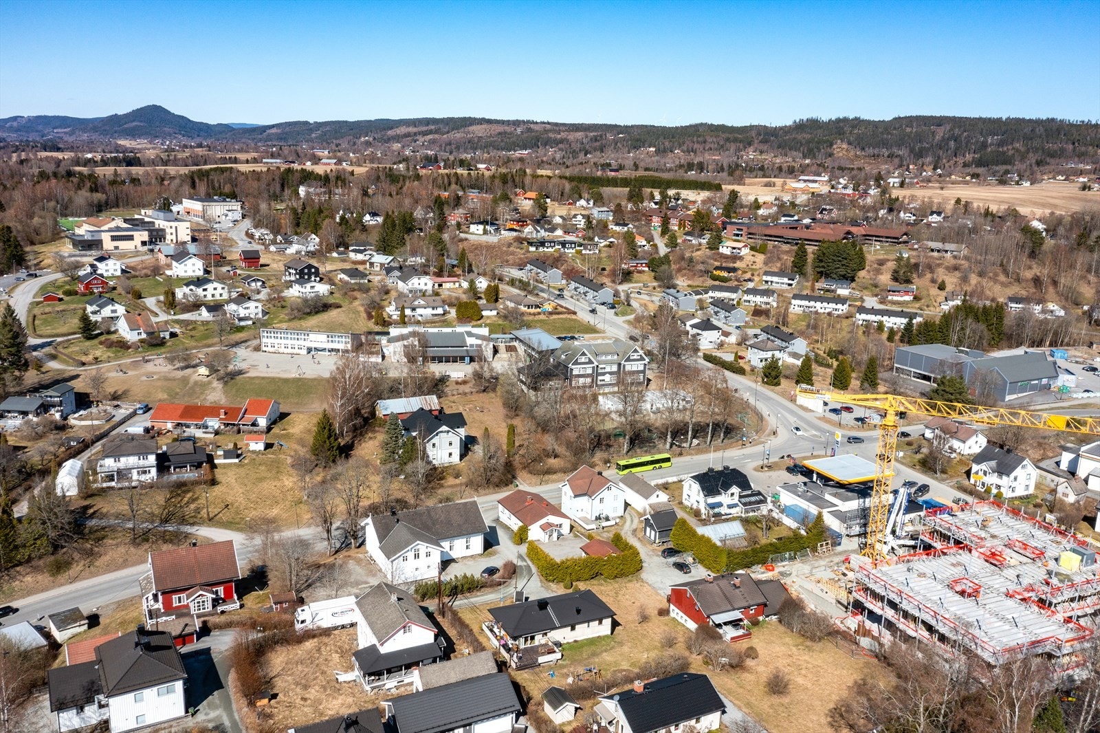 Kort vei til fotballbane, barnehage, skole og Eidsvoll svømmeklubb. Galleribilde