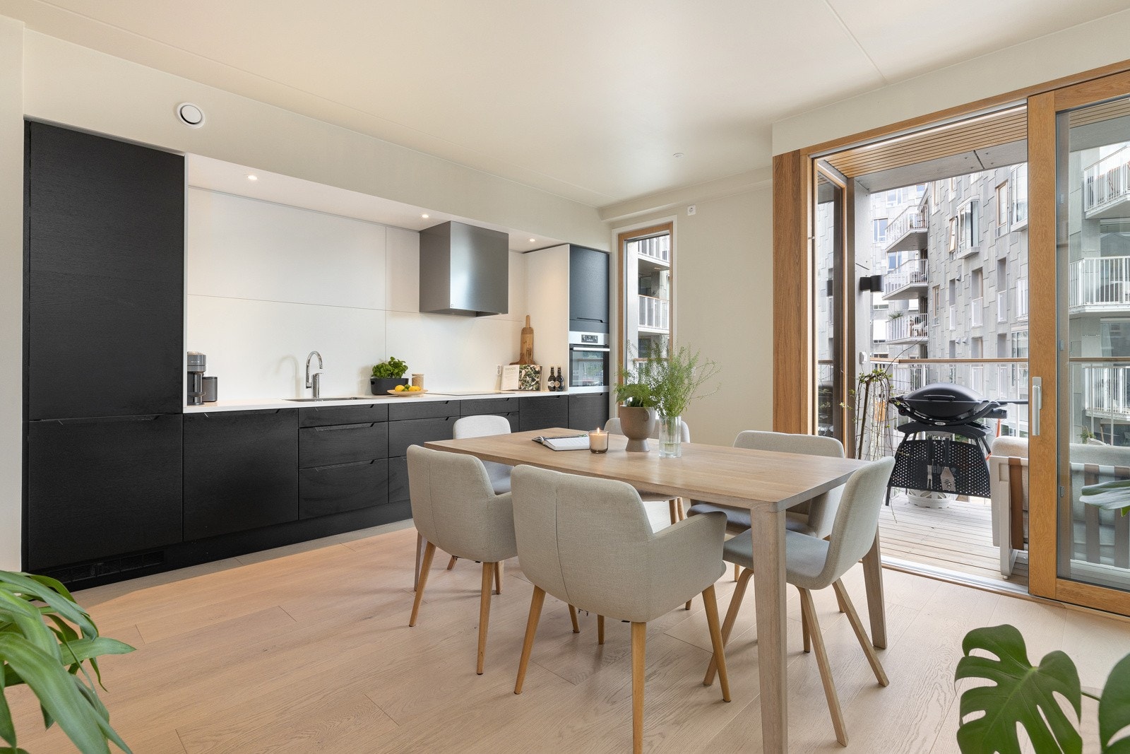 Velkommen til Operagata 65A presentert av Jørgen Ek v. Privatmegleren Dyve & Partnere. Galleribilde