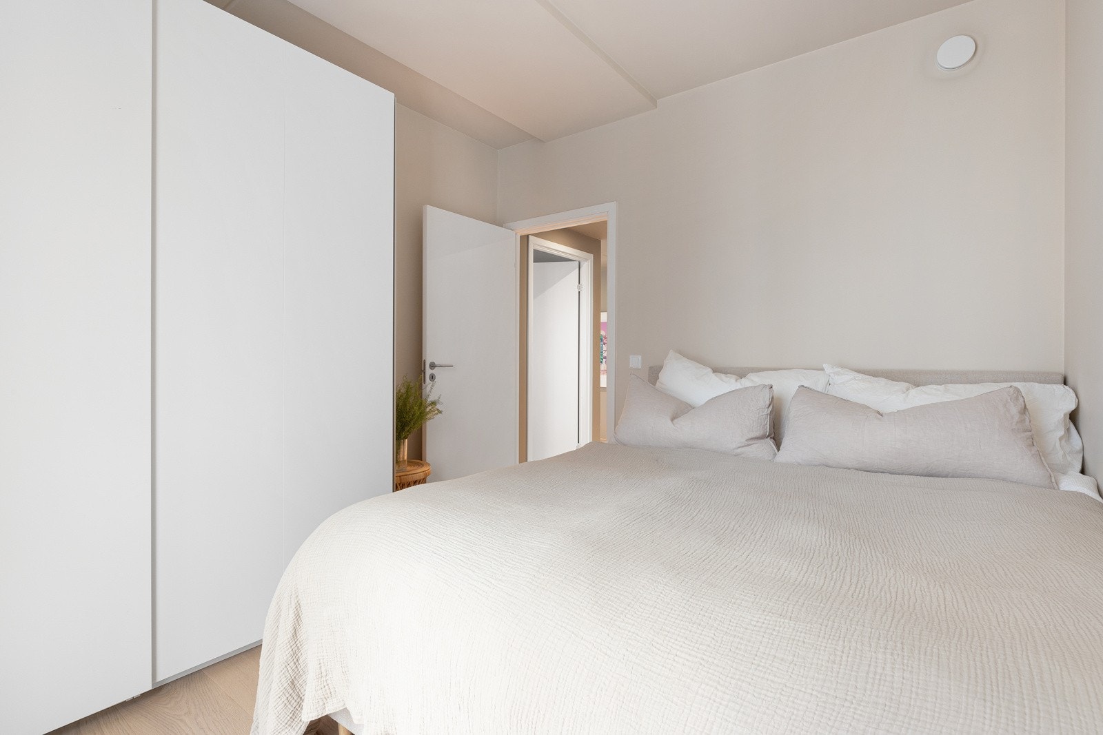 Det er to, meget innbydende soverom i leiligheten. Galleribilde