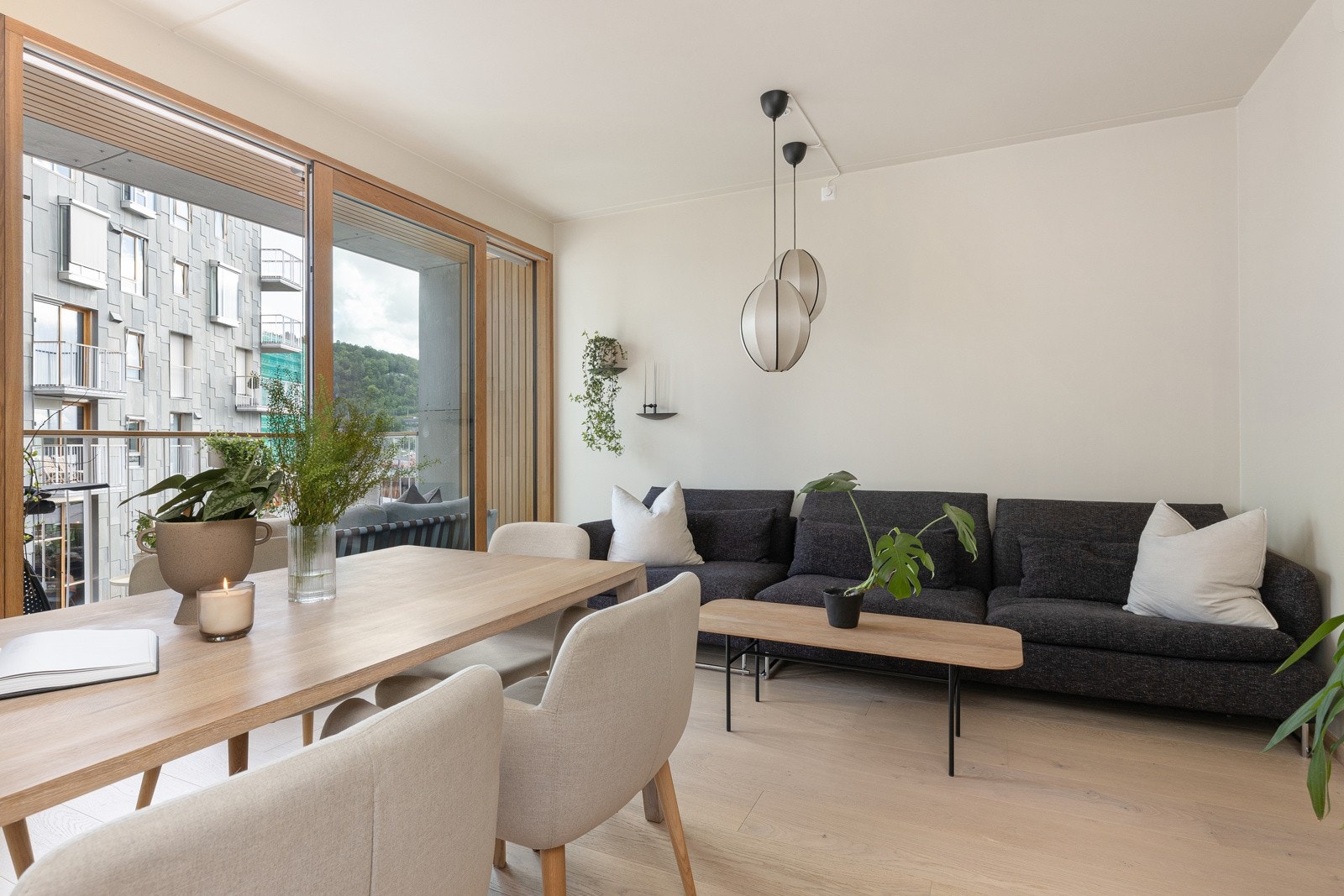 Leiligheten holder en gjennomgående høy standard på material og innredning. Galleribilde