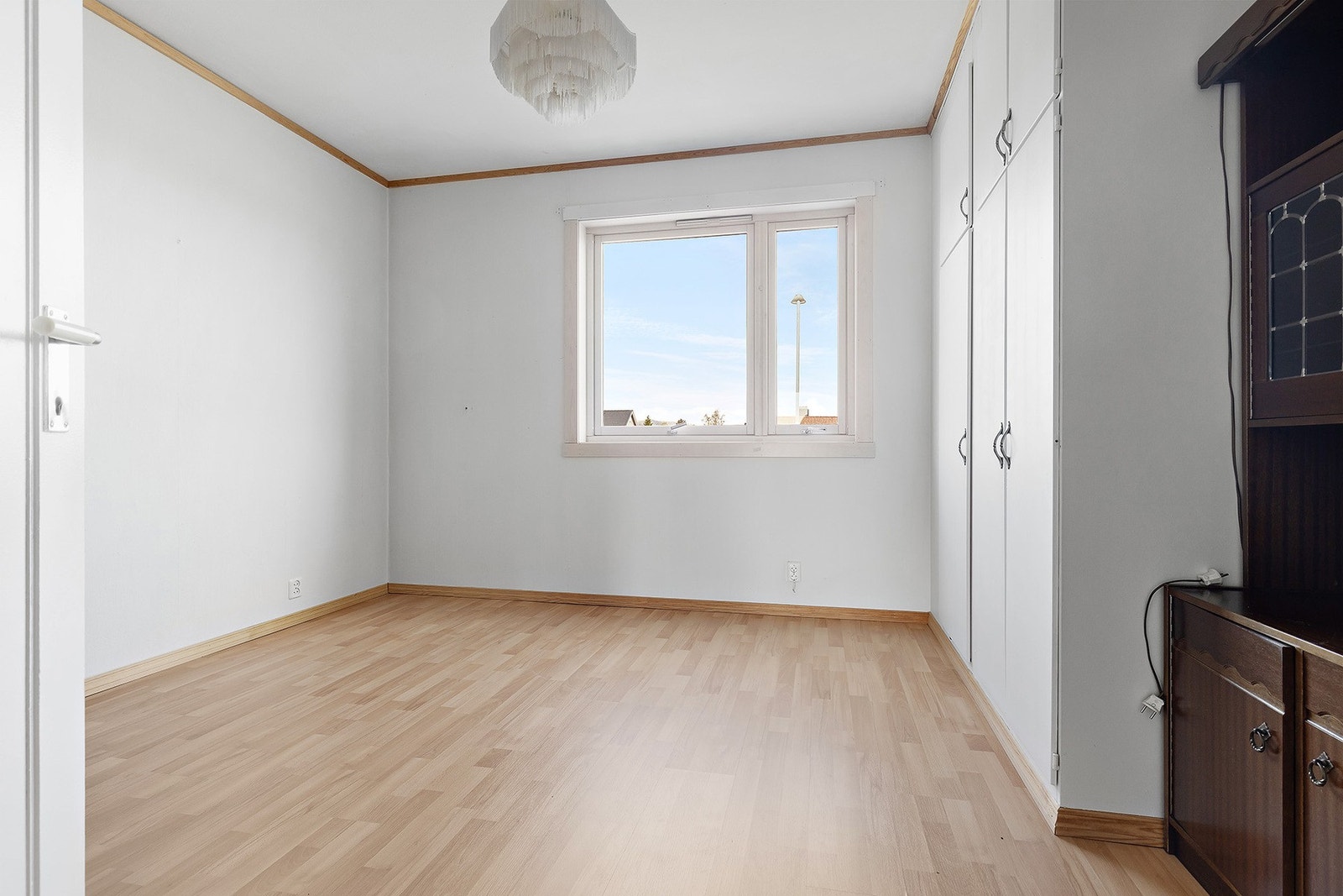 Soverom 1 er på 12,5 kvm og gir god plass til stor seng og garderobe. Galleribilde