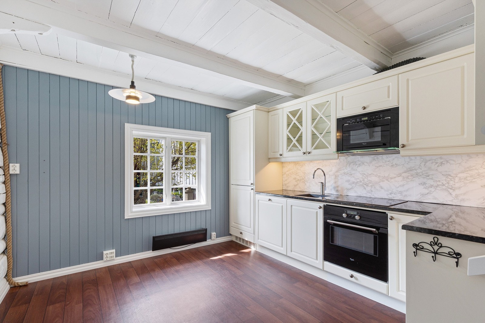 Huset er innredet i en fin blanding av gammelt og nytt. Galleribilde