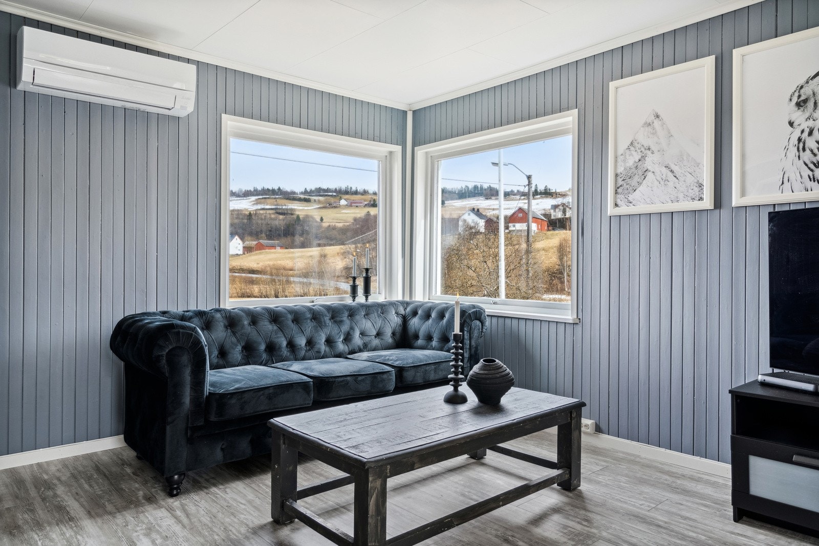 Varmepumpe og vedfyring sørger for en lun og behagelig varme. Galleribilde