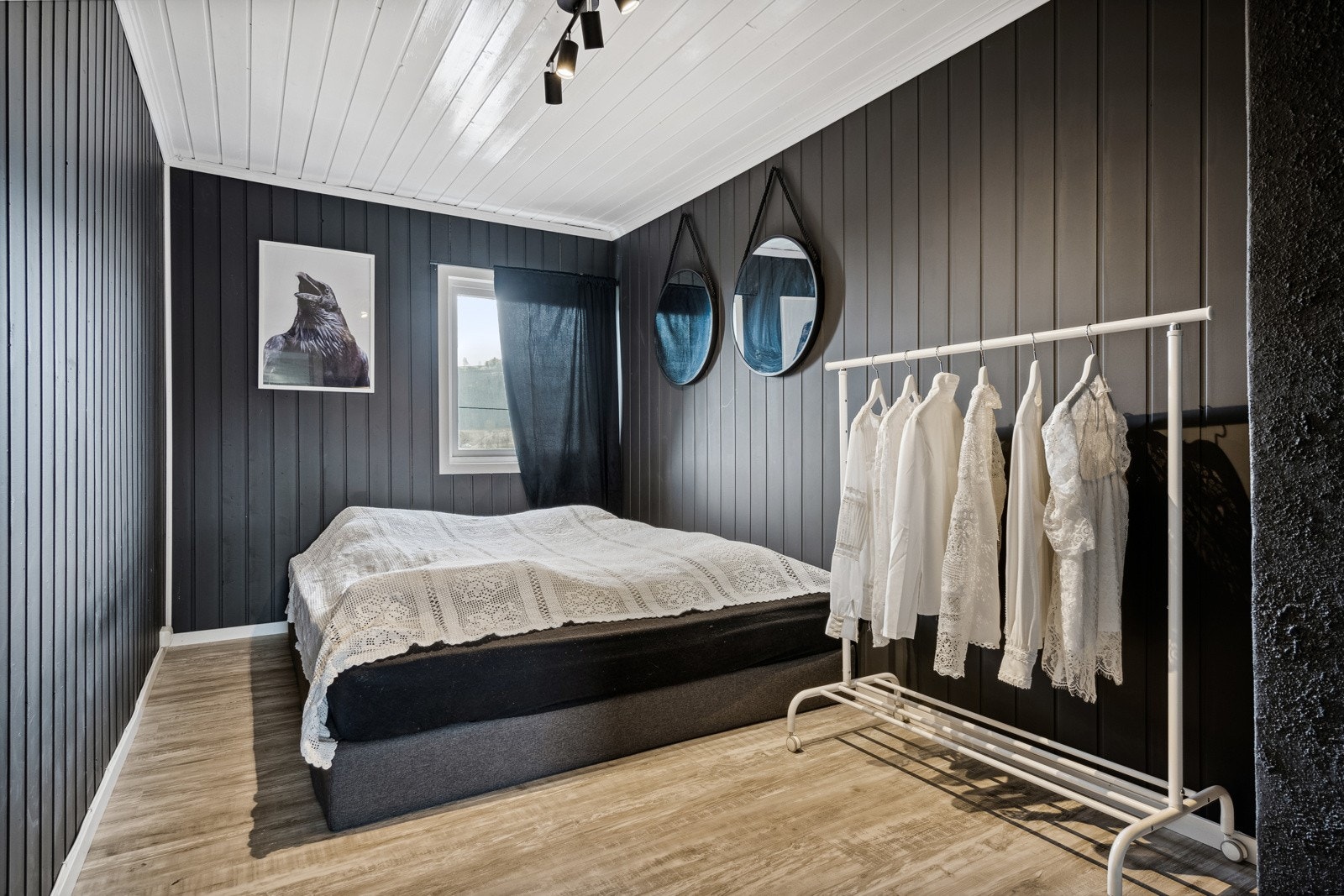 Soverom nr. 2 er på ca. 9 kvm. Galleribilde