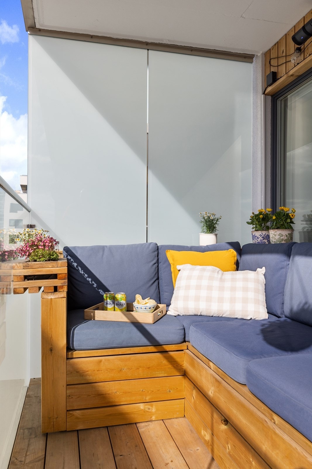 Balkongen har gode solforhold Galleribilde