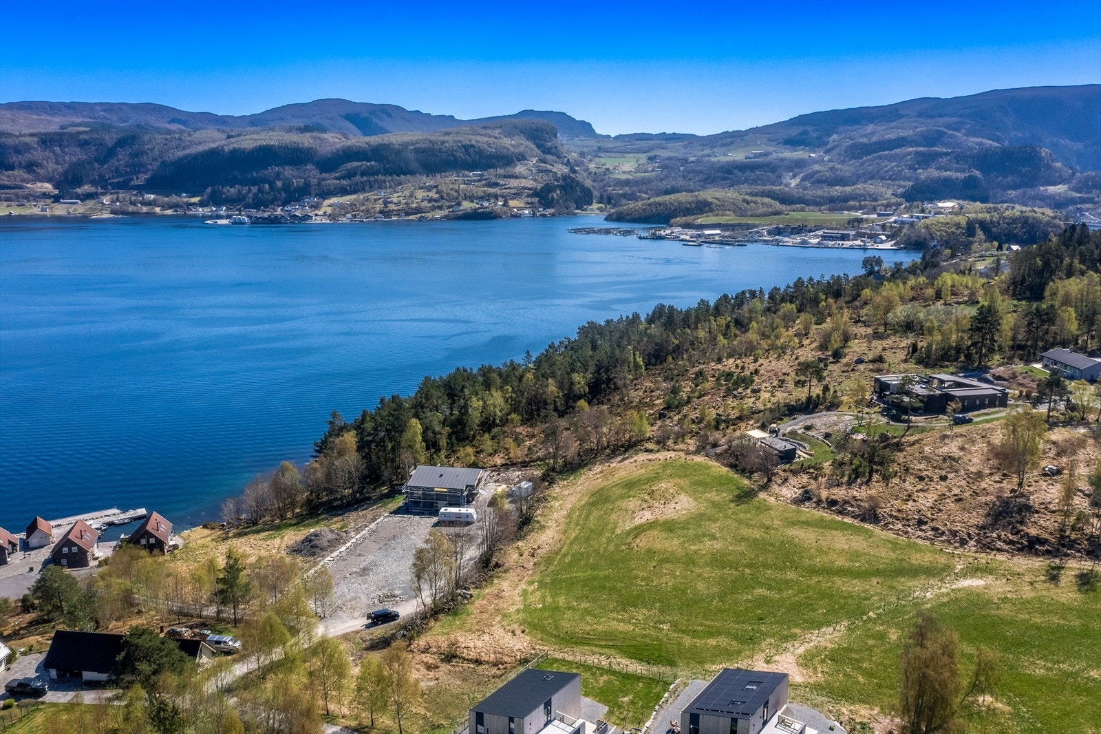 Området er regulert til bolig, men det er ingen boplikt i Hjelmeland kommune. Man står derfor fritt til å velge om man vil bygge for å bo eller ha som fritid/sekundærbolig Galleribilde
