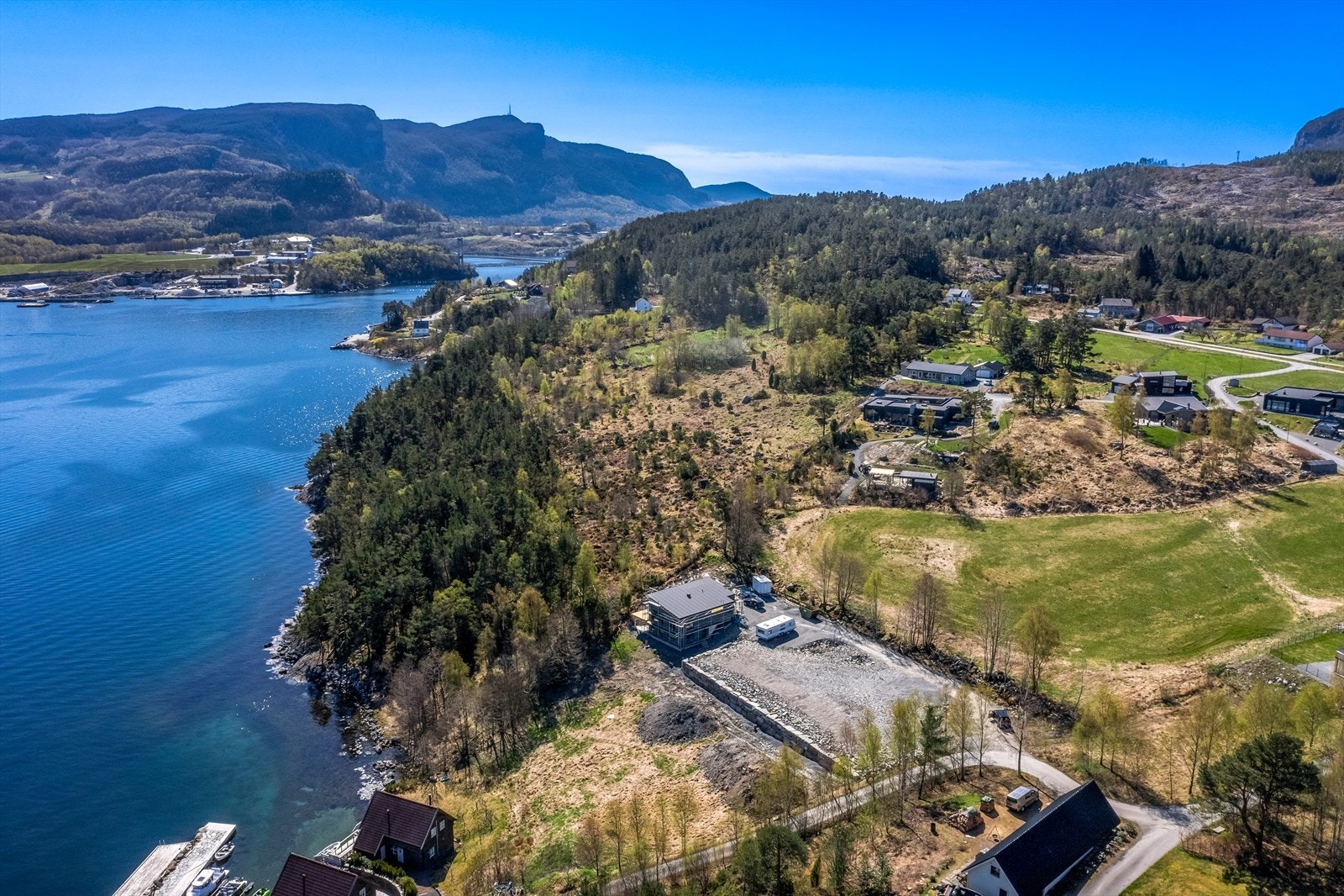 Randøy er en landfast øy og man har rikelig med turmuligheter i område Galleribilde