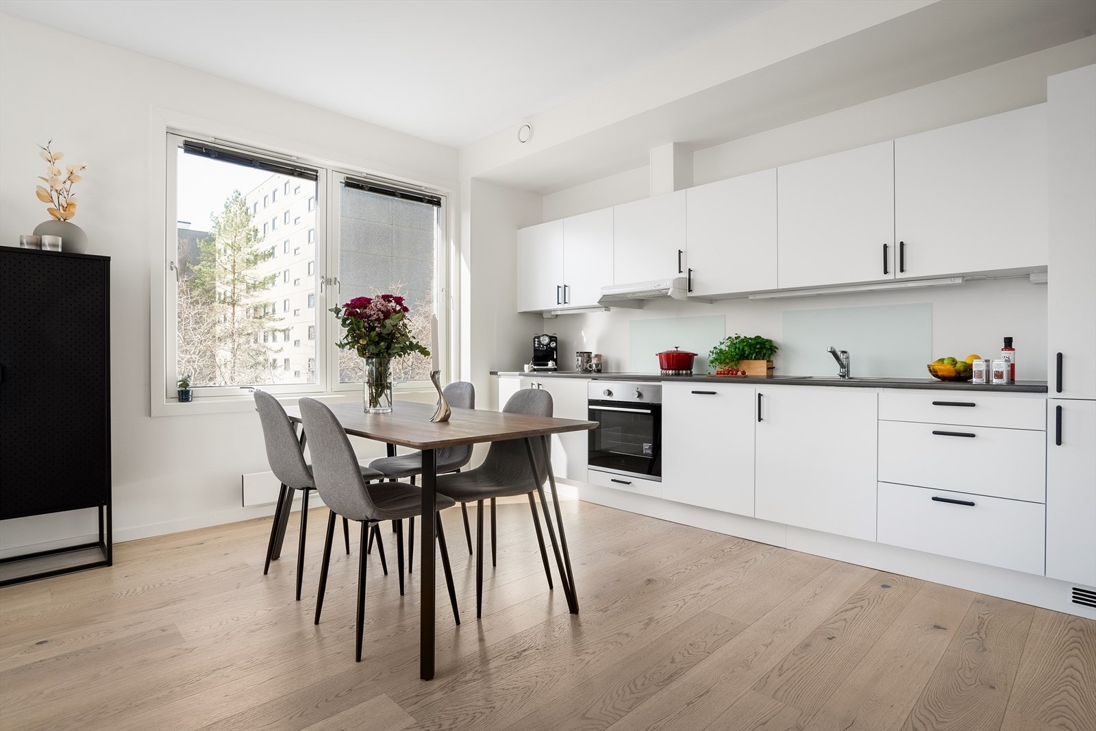 Fra spiseplassen har du fritt utsyn mot nabolaget Galleribilde