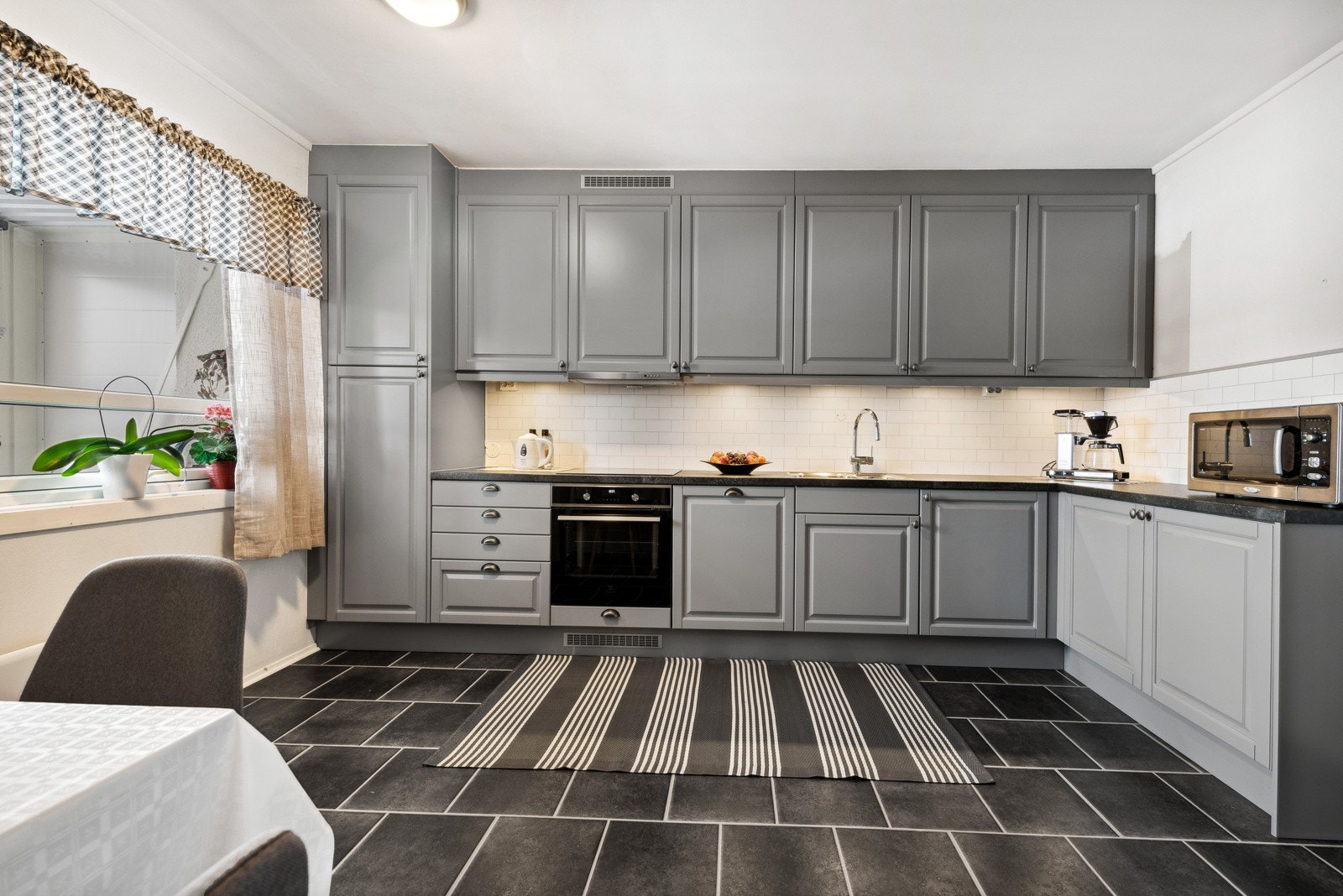 Kjøkkenet er nylig modernisert med ny, flott innredning fra Epoq. Galleribilde