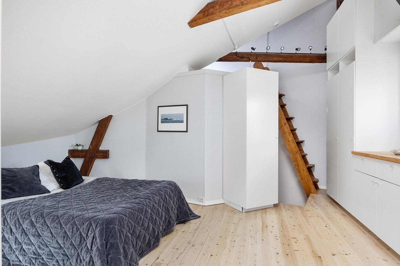 Soverom nummer to er romslig og kan enkelt innredes. Galleribilde