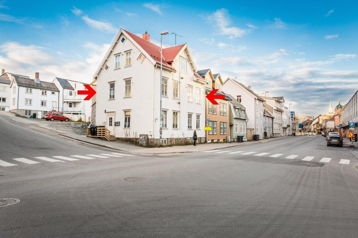 Leiligheten ligger i gangavstand til sentrum med alle sentrumsfasiliteter!