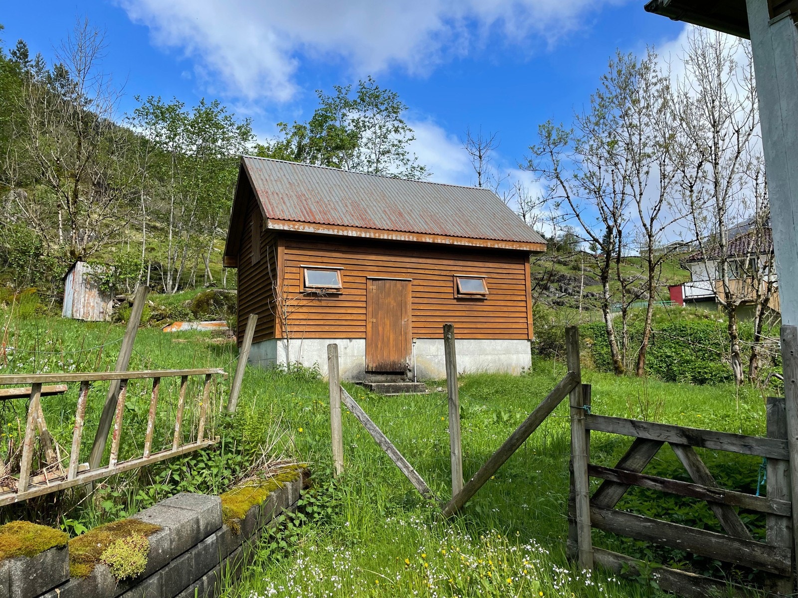Uthus (tidl. sauehus) Galleribilde