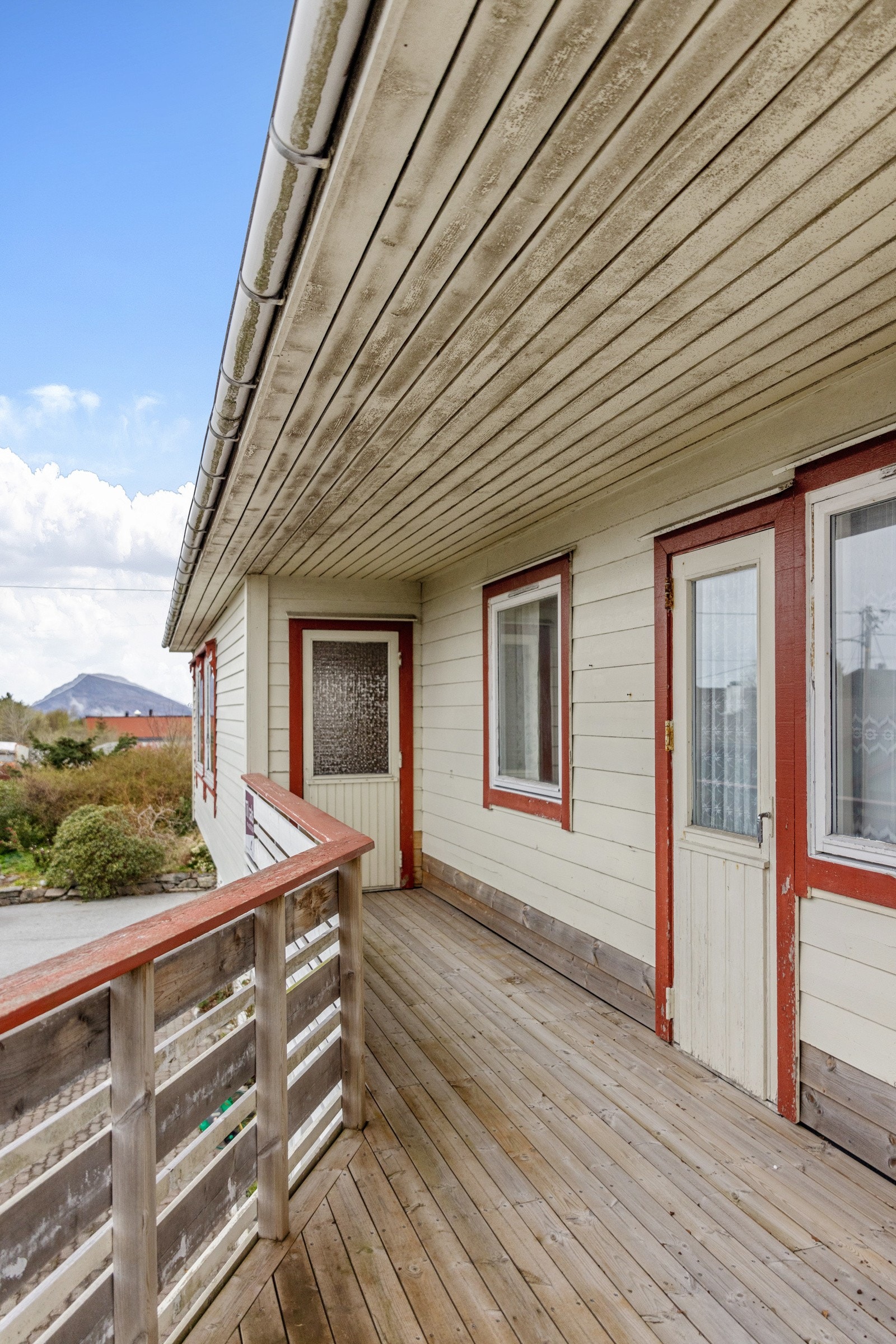 Utgang til altan frå hovedsoverom og stova Galleribilde