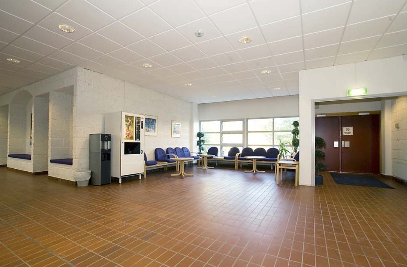 (Arkivbilde) Aktivitetshuset- Vestibyle FØR OPPUSSING Galleribilde