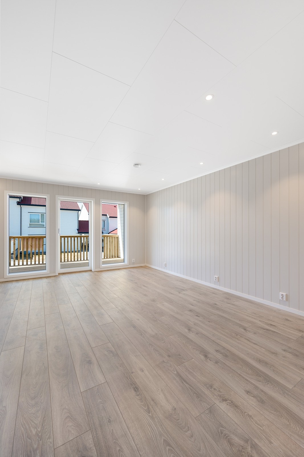 Fra stuedelen er det utgang til balkong. Galleribilde