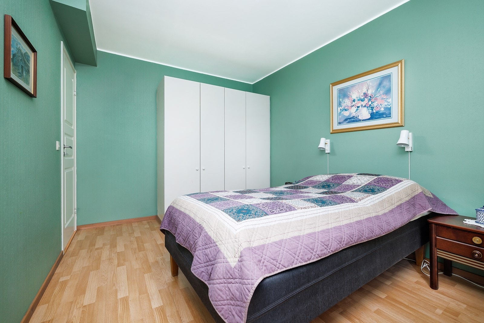 Soverommet har garderobeskap. Galleribilde