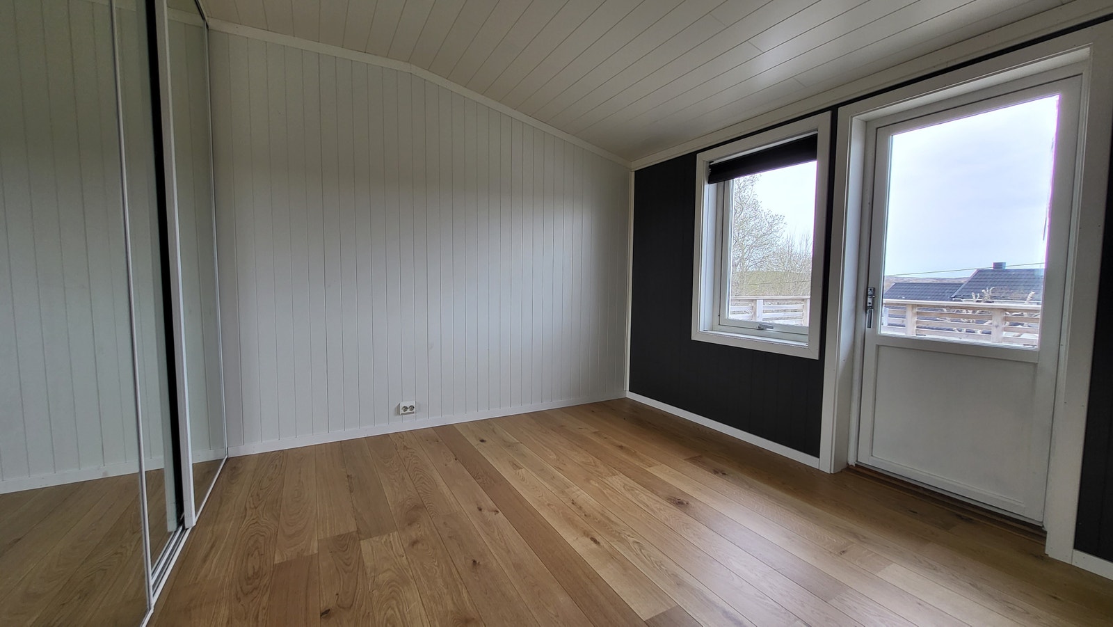 Soverom 3 loft med utgang til balkong Galleribilde