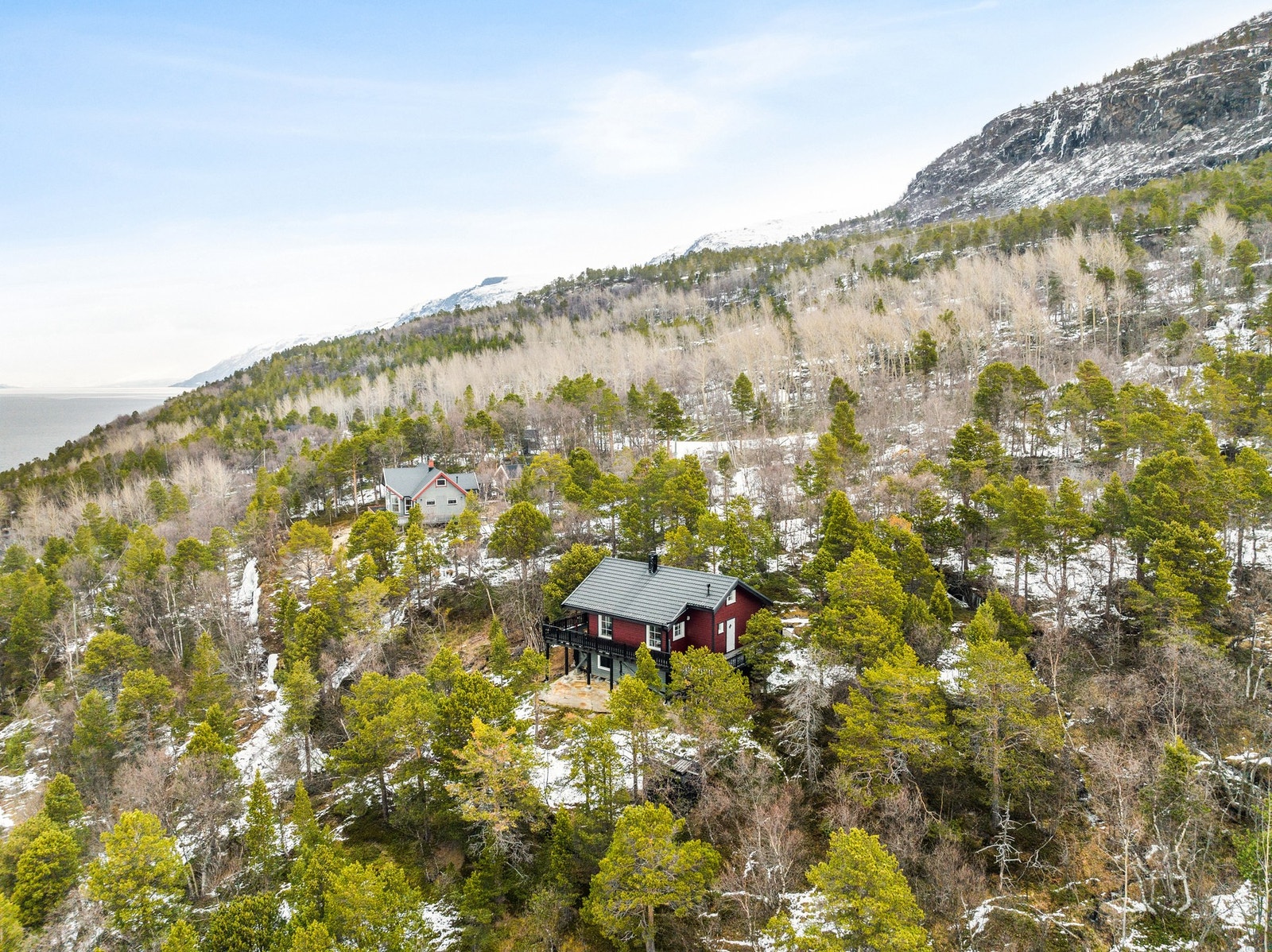 Velkommen til Skibotn og denne hytta på Forraneset, presentert av Trude hos Eiendomsmegler 1 Galleribilde