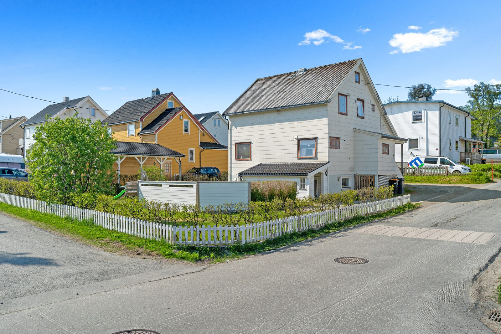 Velkommen til Bjerkakervegen 6- Presentert av SNE Eiendomsmegling ved Tom Espen Stormo!
