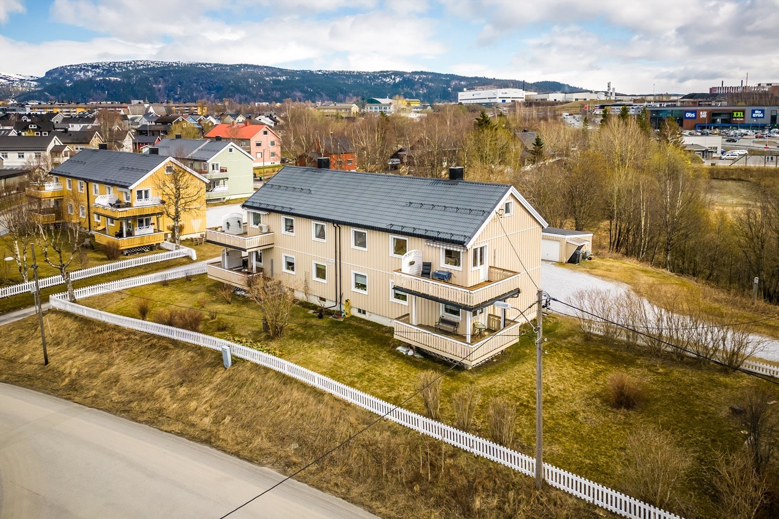 Leiligheten har sentral beliggenhet både til sentrum og Mo handelspark Galleribilde