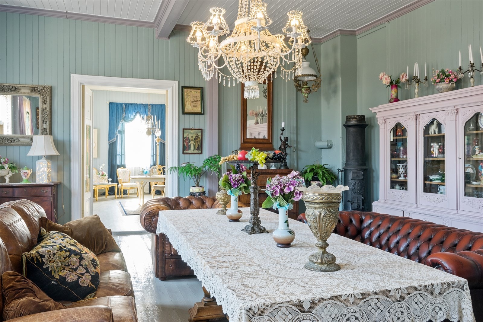 Nr. 2 av tre store stuer i første etasje Galleribilde