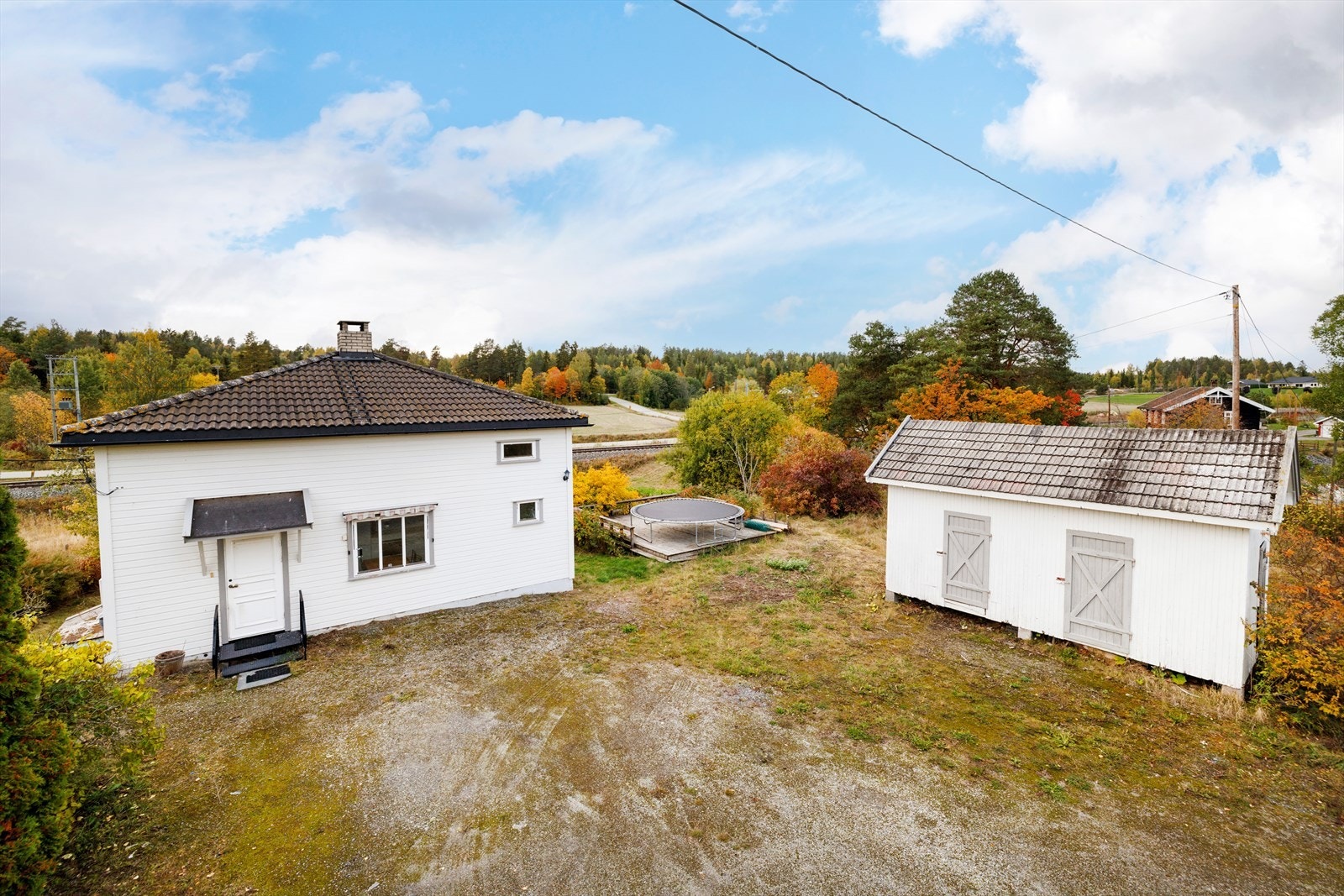 God plass til parkering på egen gårdsplass. Galleribilde