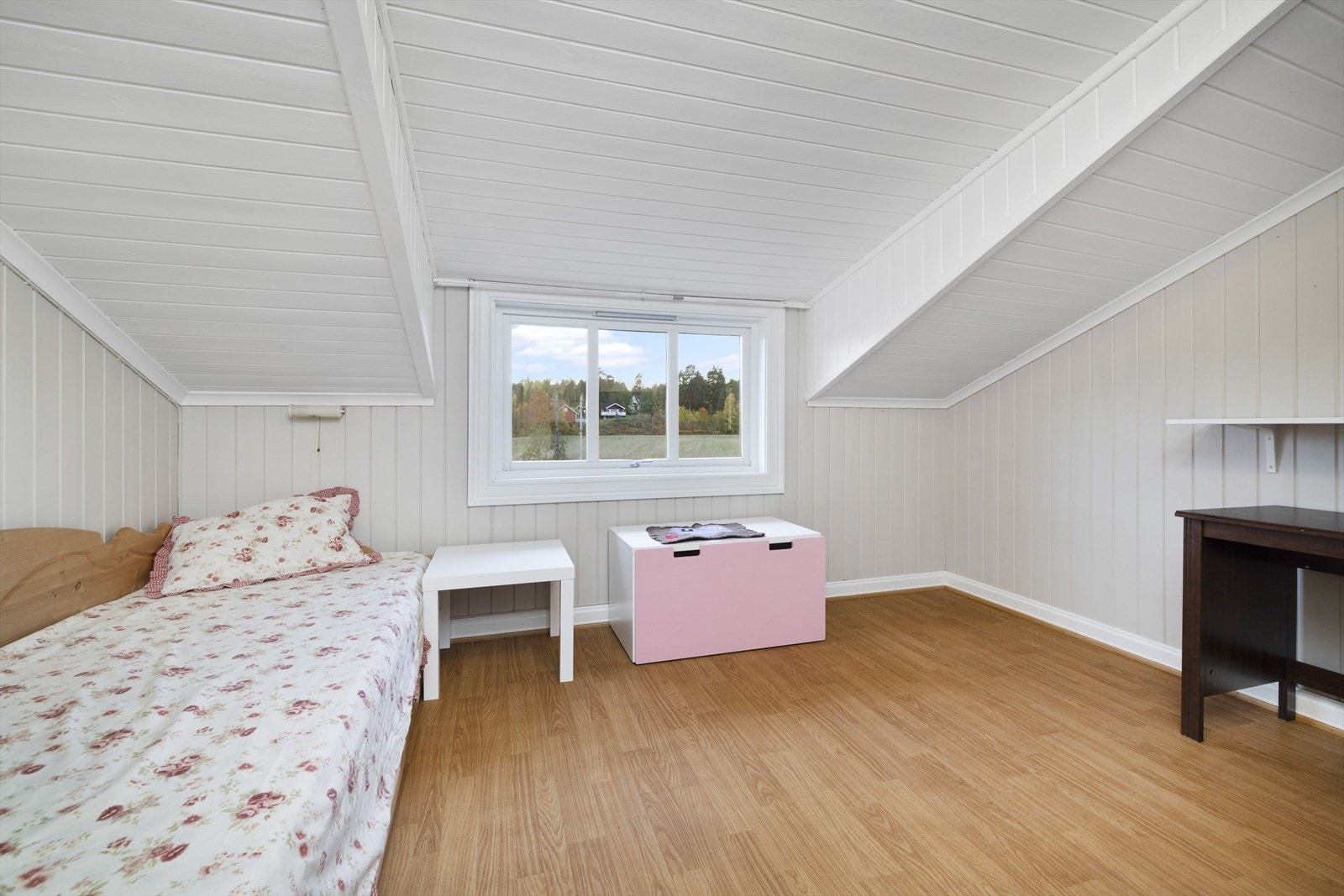 Soverommet har lysmalte overflater.. Galleribilde