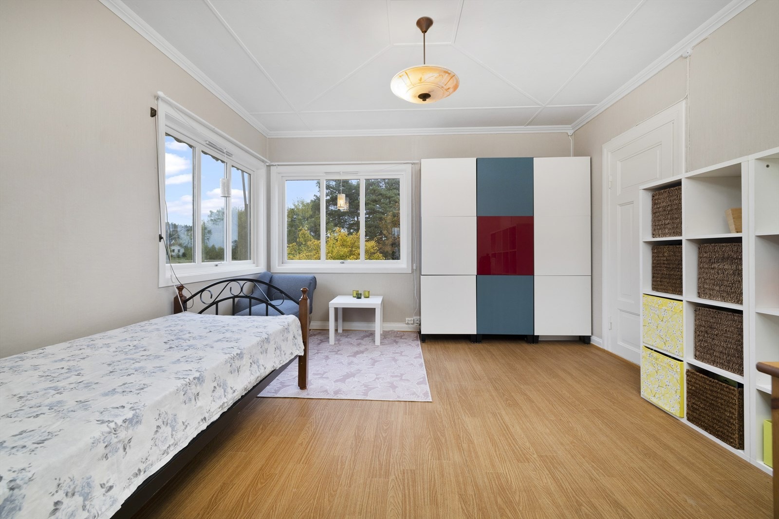 Romslig hovedsoverom i 1. etasje. Galleribilde