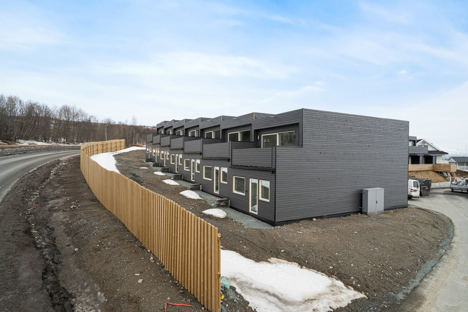 Moderne rekkehus med gange til Langvannet, Rundvannet og andre flotte turområder