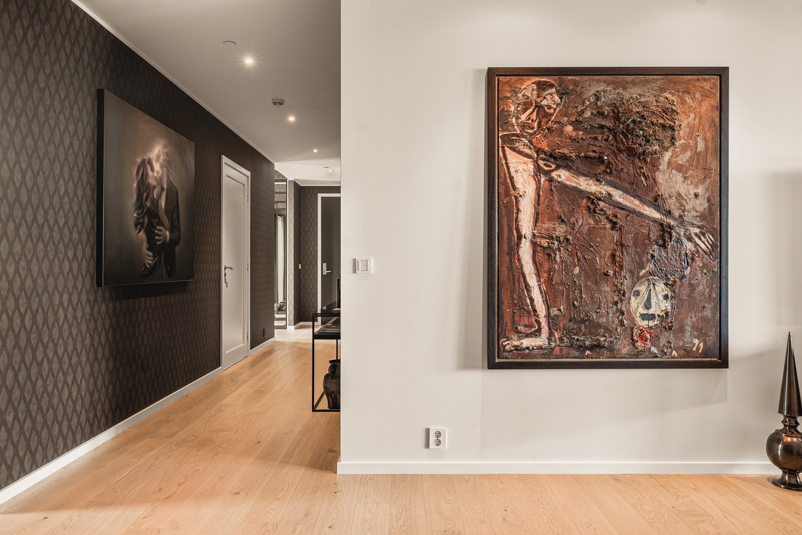 Gangen er stilfull med praktiske løsninger. Galleribilde