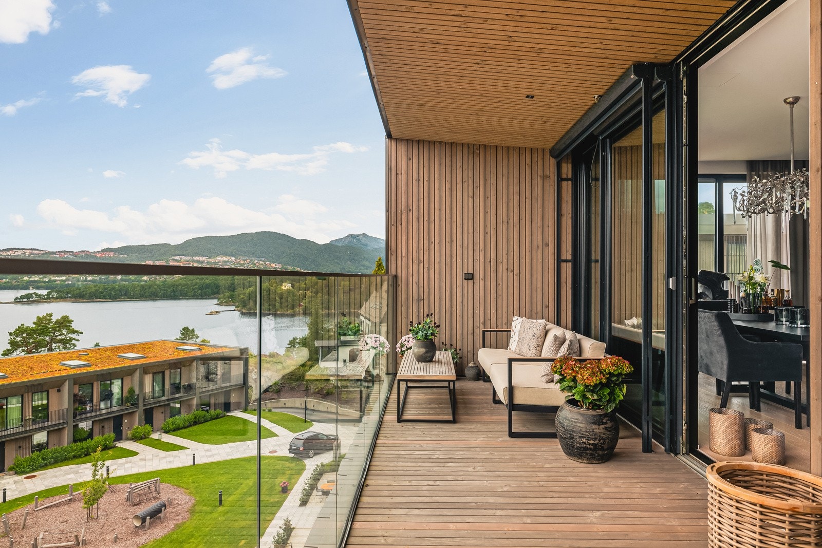 På balkongen er det god plass til utemøbler. Galleribilde
