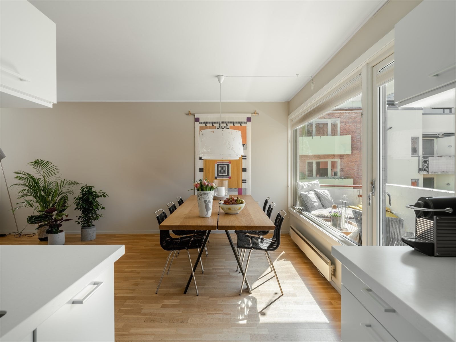 Det er god plass til stort spisebord. Galleribilde