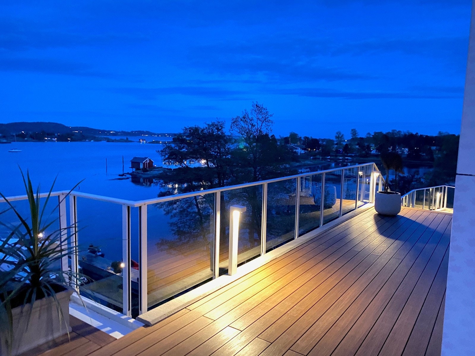 Høytalere og lydanlegg på takterrassen Galleribilde