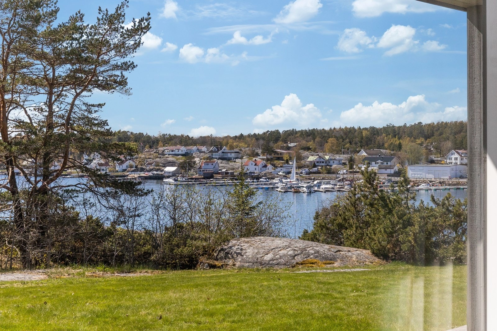 Beliggenheten er svært ettertraktet med kort vei til både Hvasser og Tjøme. Galleribilde