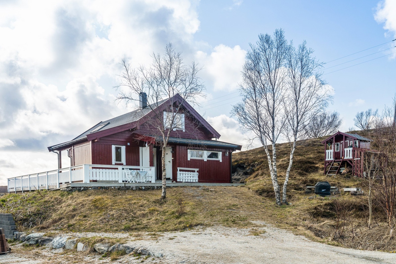 Det er etablert en lekestue på tomten. Galleribilde