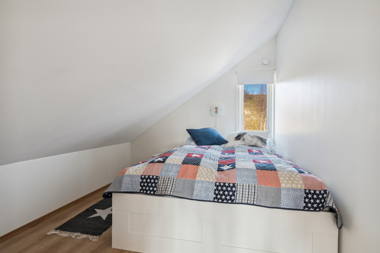 Soverom på loft. Galleribilde