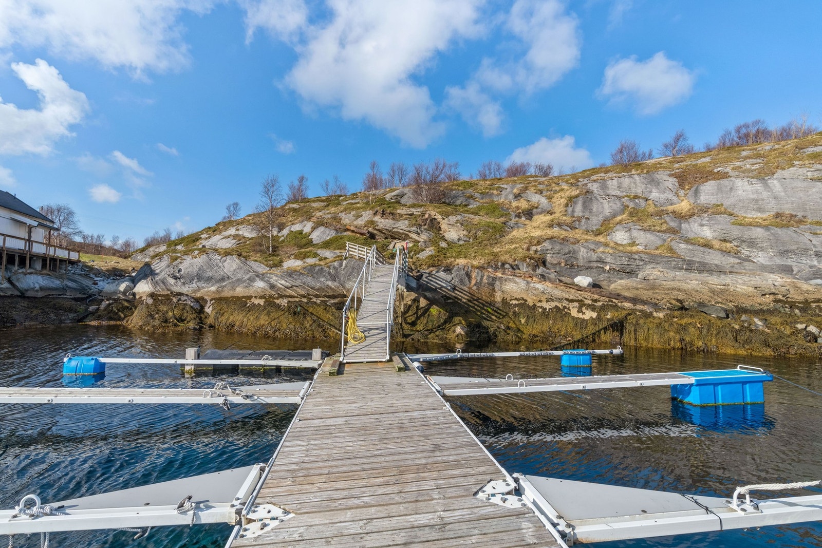 Adkomst ned til flytebrygge Galleribilde