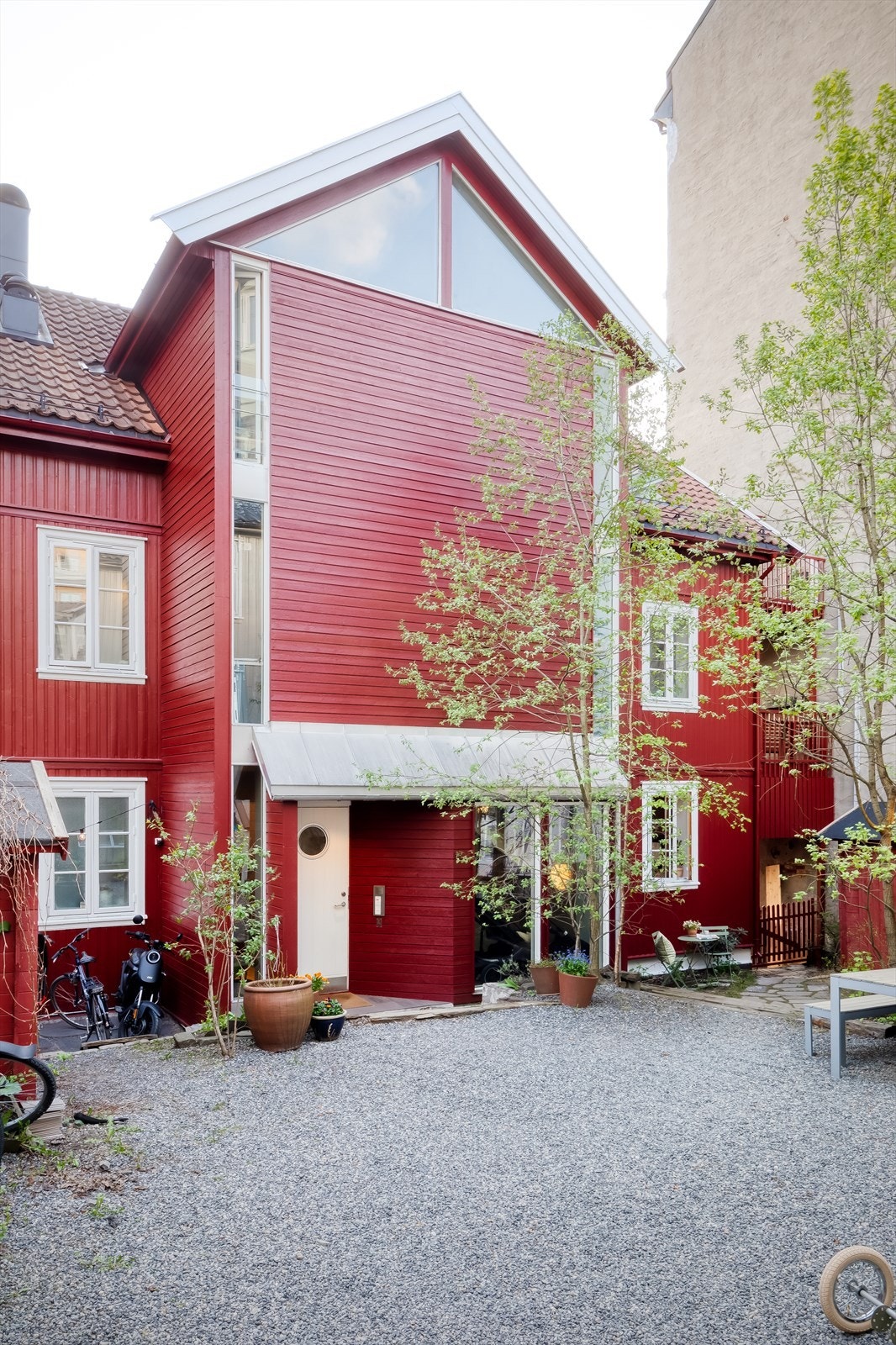 Selve huset er nymalt nå i 2023 Galleribilde