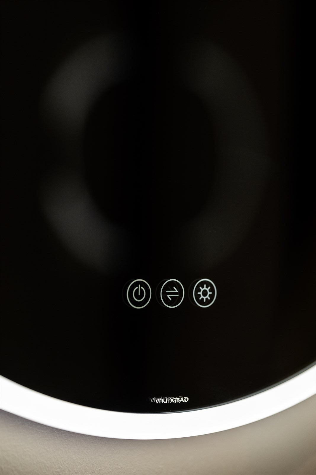 Speil med integrert belysning fra Vikingbad Galleribilde