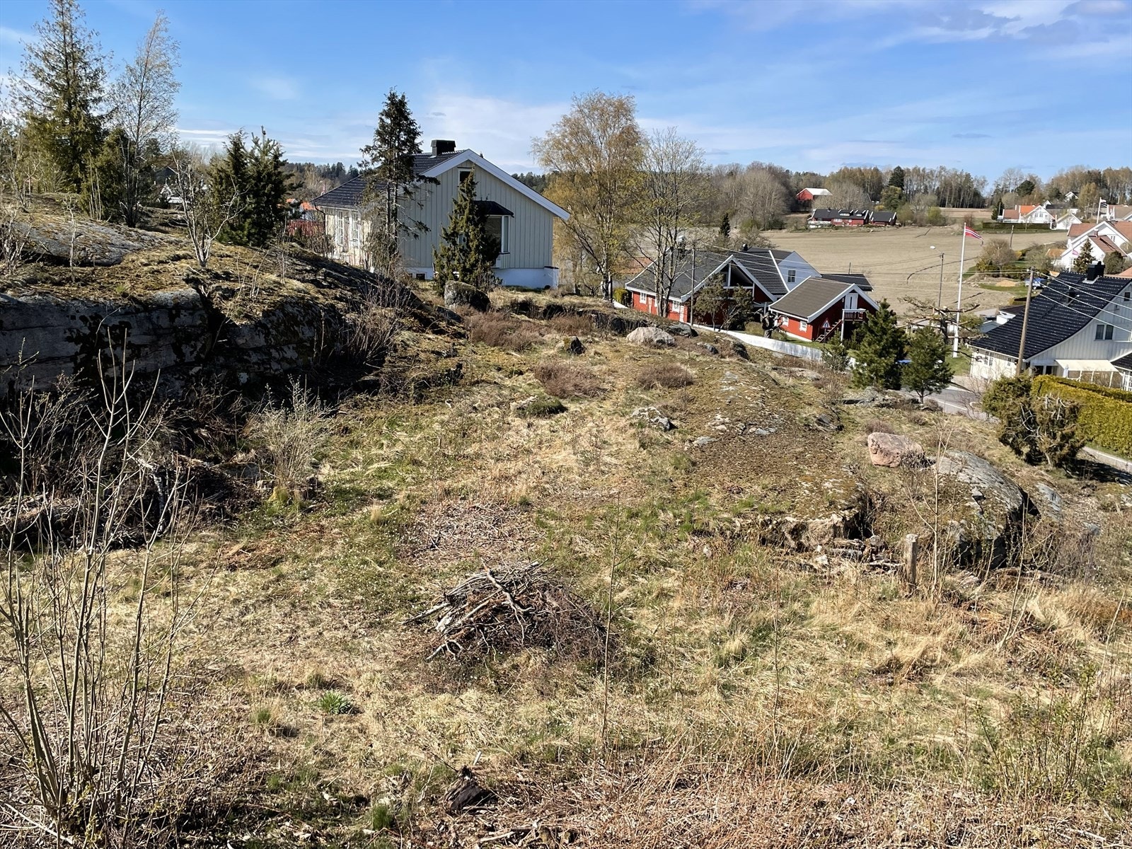 Eiendommen sett fra grensen i øst Galleribilde