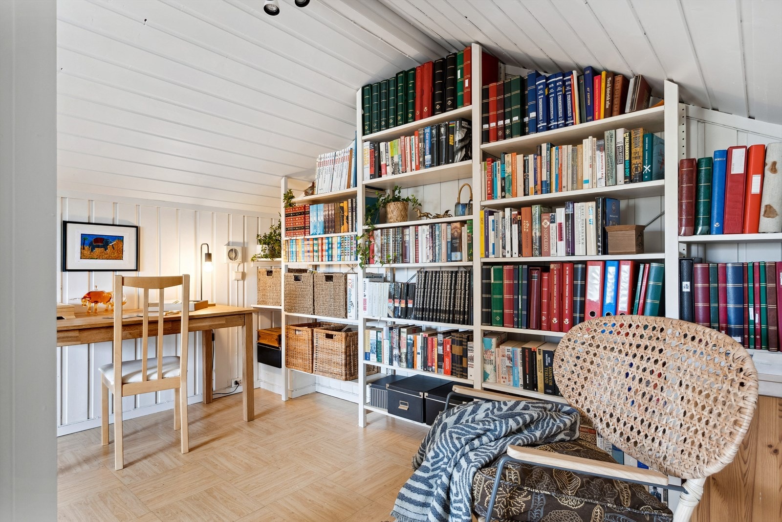 Her er det plass til en sofagruppe og tv med tilhørende møblement. Galleribilde