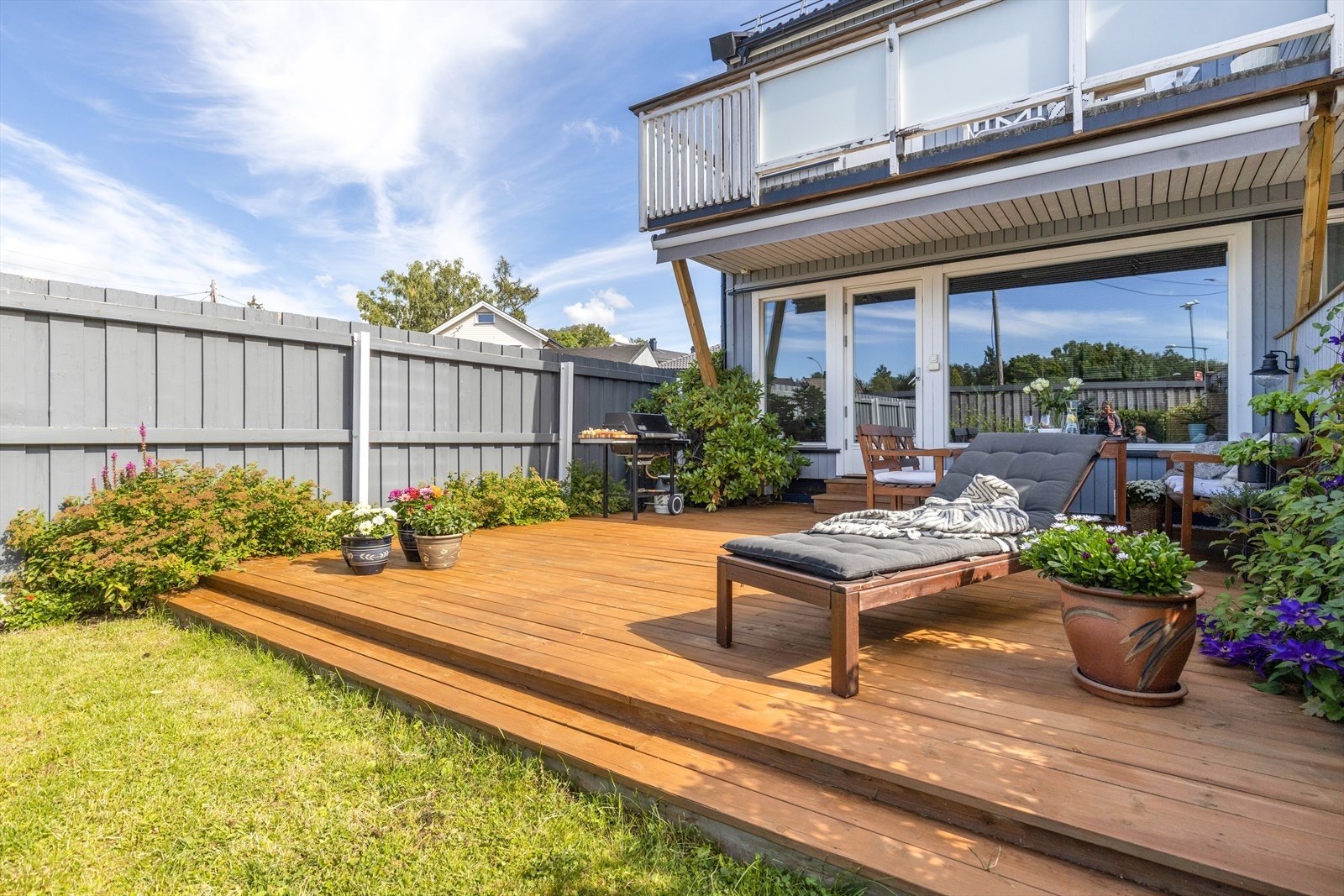 Terrassen er ny i forbindelse med fasaderenovering i 2015. Galleribilde